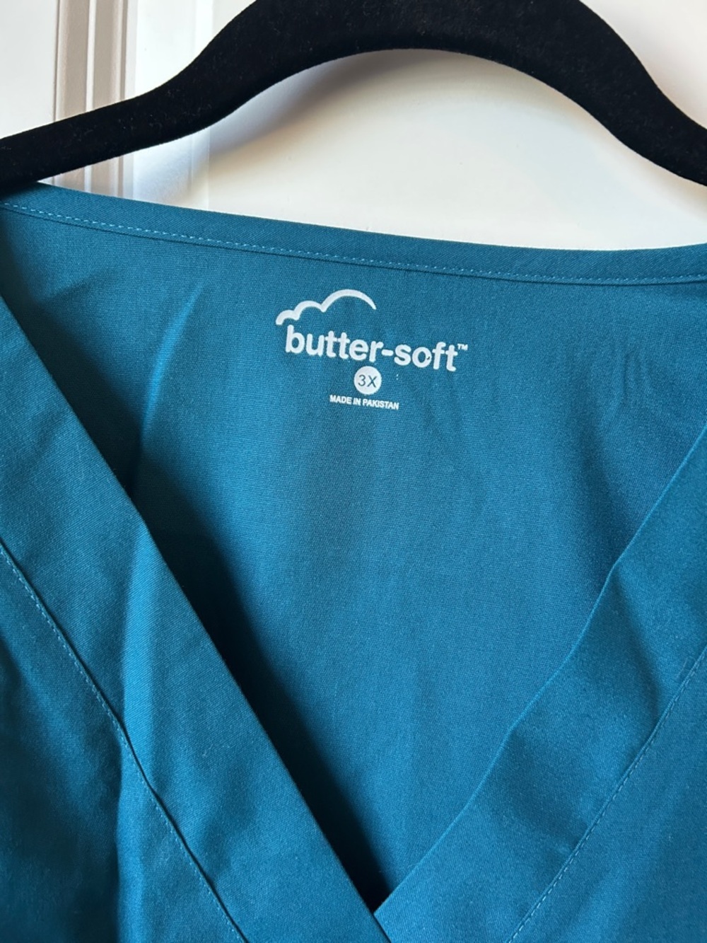 NWT Butter-Soft Women’s Teal V-Neck Short Sleeve Scrub Top 3X - Picture 2 of 6